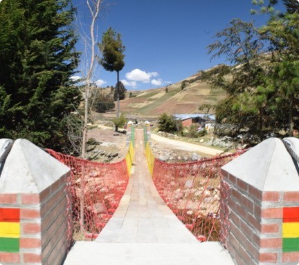 Kayarani Bolivia suspension footbridge construction – photo gallery 7