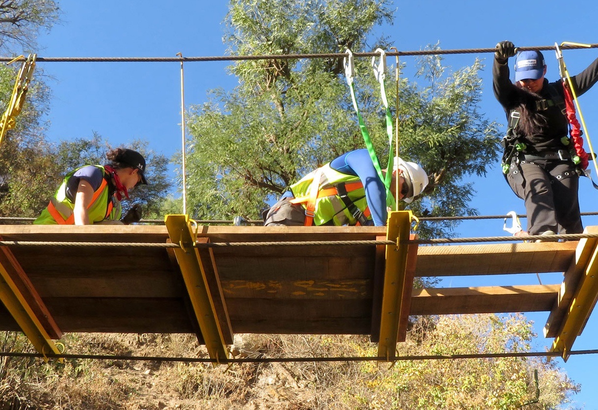 Pabellon Bolivia suspension footbridge construction – photo gallery 5